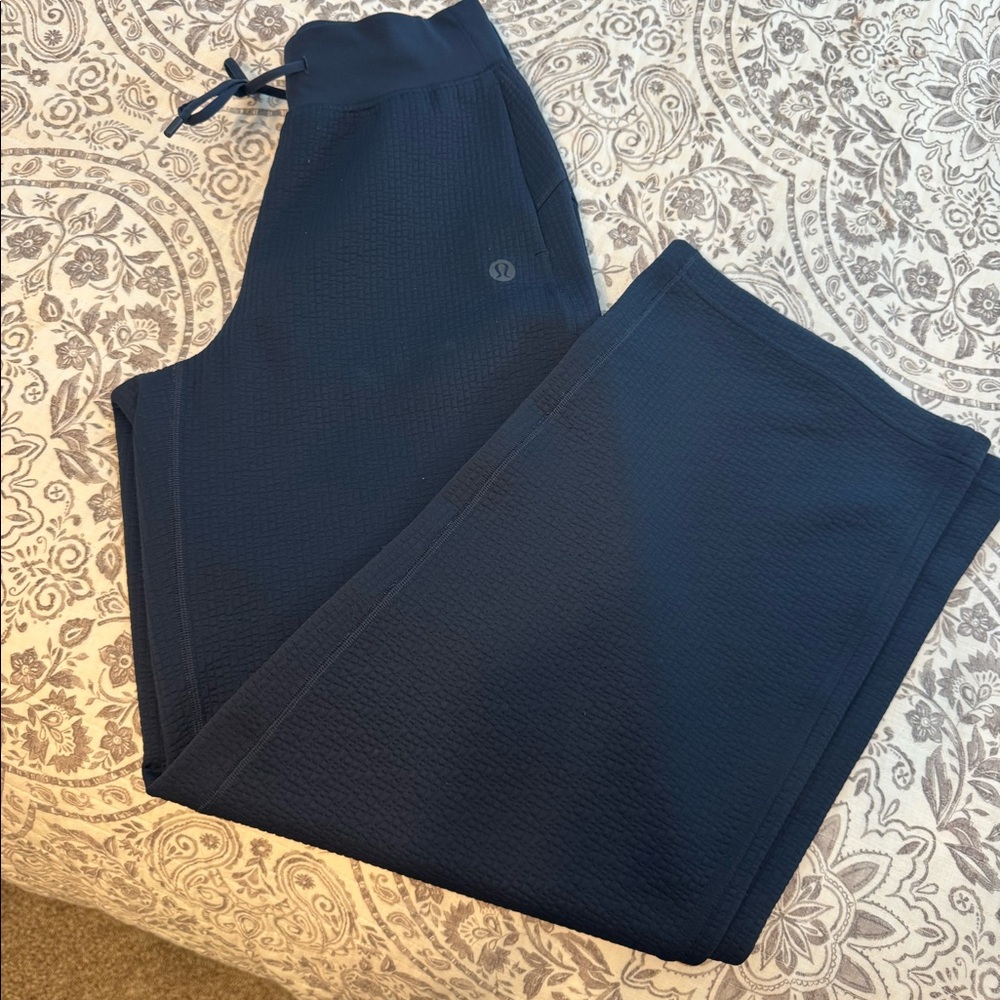 Lululemon Textured Wide Leg Pant Navy Size 4
